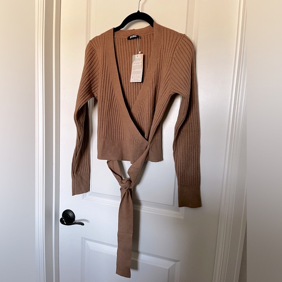 BTFBM Women Wrap Deep V Neck Cropped Sweater - Picture 3 of 8